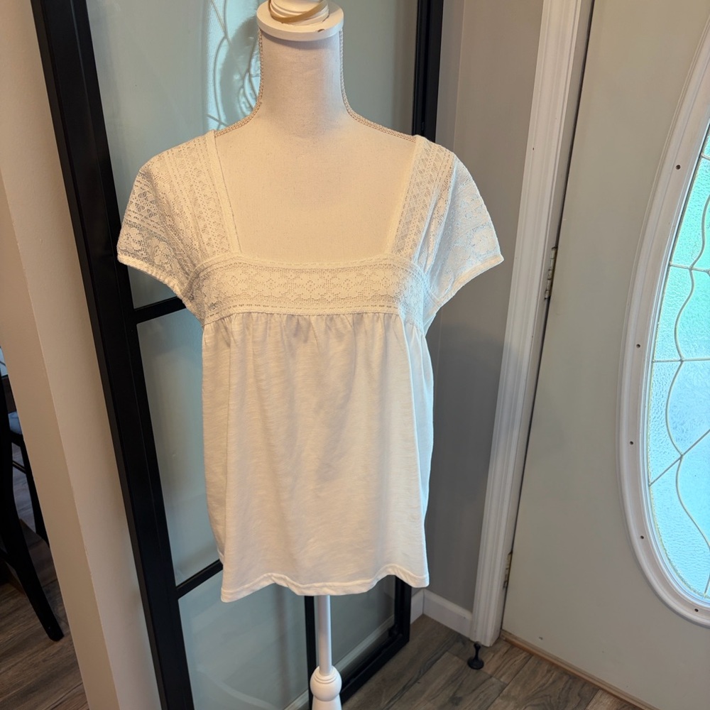 New With Tags…Boutique White Square Neck Lace Detail Short Sleeve Top…Size Med